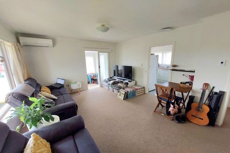 Photo of property in 1/27 Exmouth Road, Northcote, Auckland, 0627