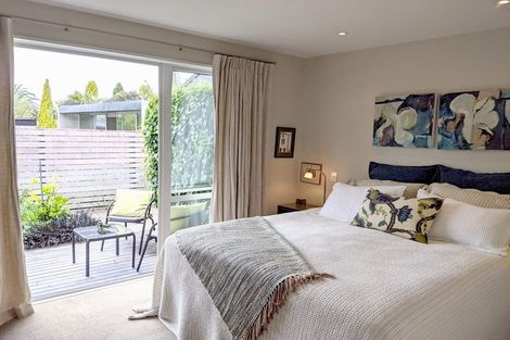 Photo of property in 24 Augusta Street, Redcliffs, Christchurch, 8081