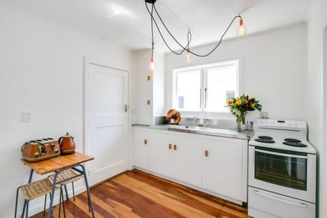 Photo of property in 102 Nelson Crescent, Napier South, Napier, 4110