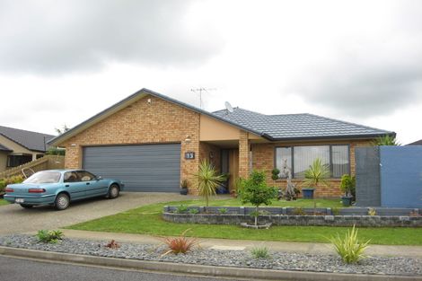 Photo of property in 13 Greig Place, Pukekohe, 2120