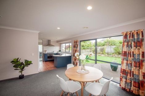 Photo of property in 15 Erlestoke Crescent, Churton Park, Wellington, 6037