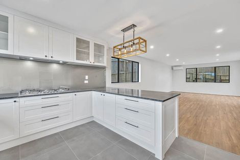 Photo of property in 29d Rotoiti Avenue, Pakuranga Heights, Auckland, 2010