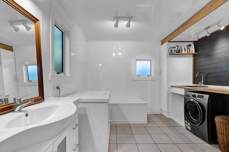 Photo of property in 143 Portia Street, Stratford, 4332