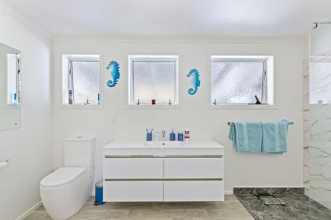 Photo of property in 291 Manutahi Road, Lepperton, New Plymouth, 4372