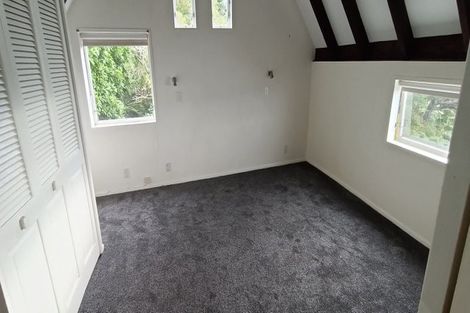 Photo of property in 148 Nicholson Road, Khandallah, Wellington, 6035