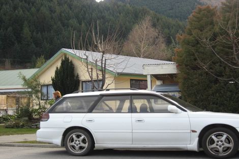 Photo of property in 10 Hylton Place, Queenstown, 9300