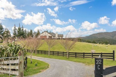 Photo of property in 32c Kaitoke Loop, Kaitoke, Upper Hutt, 5018