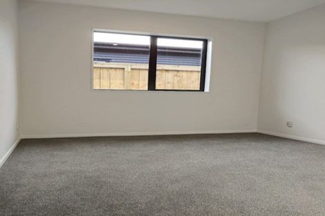 Photo of property in 1 Castlepoint Avenue, Takanini, 2110