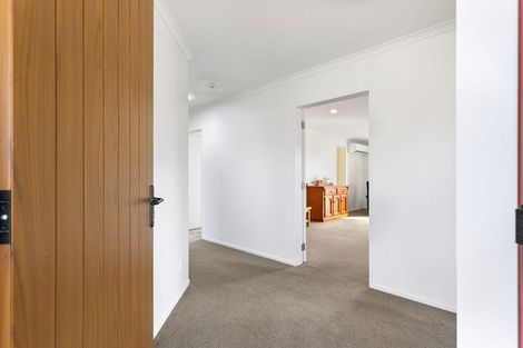 Photo of property in 16 Orlando Way, Kelvin Grove, Palmerston North, 4414