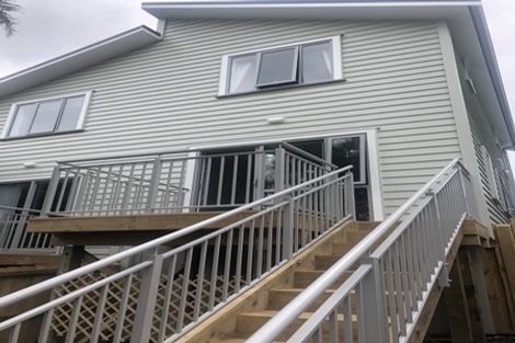 Photo of property in 2/4 John Jennings Drive, Oteha, Auckland, 0632