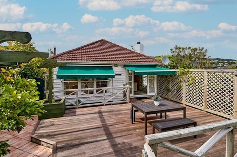 Photo of property in 196 Karori Road, Karori, Wellington, 6012