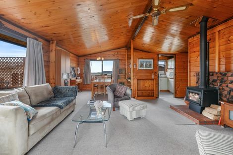 Photo of property in 36 Neri Crescent, Pomare, Rotorua, 3015