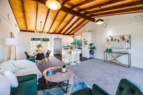 Photo of property in 4/89a Royal Road, Massey, Auckland, 0614