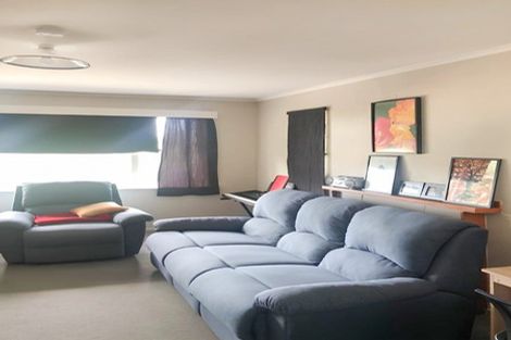 Photo of property in 9 Roband Avenue, Glenfield, Auckland, 0629