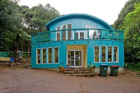 Photo of property in 4 Okoka Road, Omiha, Waiheke Island, 1081