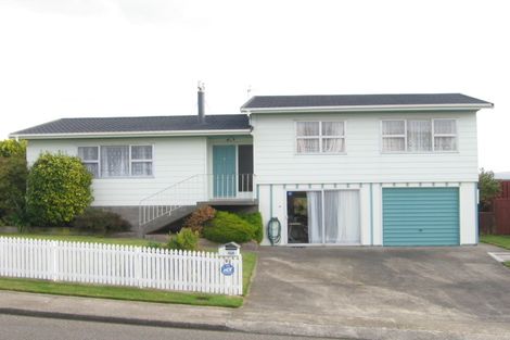 Photo of property in 91 Baylands Drive, Newlands, Wellington, 6037