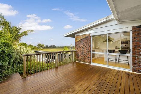 Photo of property in 17 Edgerton Road, Te Atatu Peninsula, Auckland, 0610
