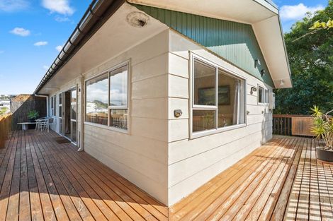Photo of property in 1/5 Zita Avenue, Matakatia, Whangaparaoa, 0930