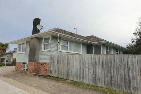 Photo of property in 47 Fairclough Road, Beach Haven, Auckland, 0626