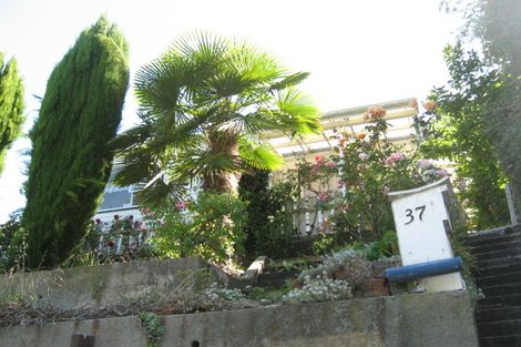 Photo of property in 37 Hawkhurst Road, Lyttelton, 8082