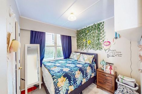 Photo of property in 12 Baylands Drive, Newlands, Wellington, 6037