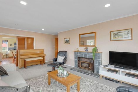 Photo of property in 37 Main Road, Titahi Bay, Porirua, 5022