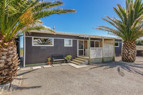 Photo of property in 77 Anglers Avenue, Warea, New Plymouth, 4381