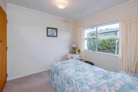 Photo of property in 12 Poneke Drive, Waikanae, 5036