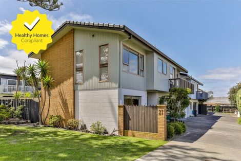 Photo of property in 1/27 Rangitoto Terrace, Milford, Auckland, 0620