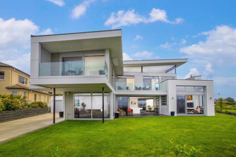 Photo of property in 7 Karemoana Drive, Te Atatu Peninsula, Auckland, 0610