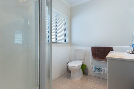 Photo of property in 2 Jeannie Way, Waikanae Beach, Waikanae, 5036