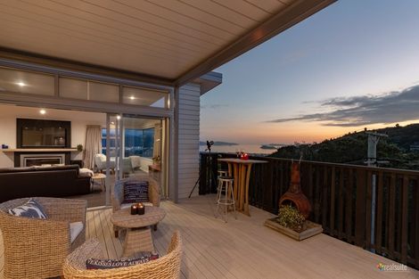 Photo of property in 37 Pekanga Road, Normandale, Lower Hutt, 5010