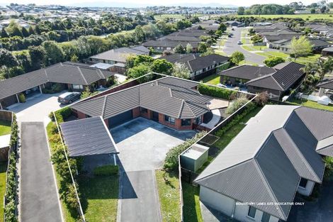 Photo of property in 22 Whitford Place, Rototuna North, Hamilton, 3210