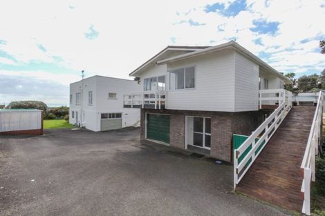 Photo of property in 8b Whiteley Street, Moturoa, New Plymouth, 4310