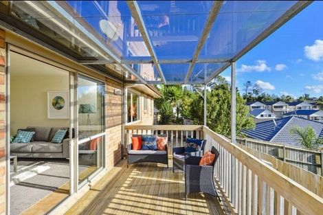 Photo of property in 14 Nimstedt Avenue, Oteha, Auckland, 0632