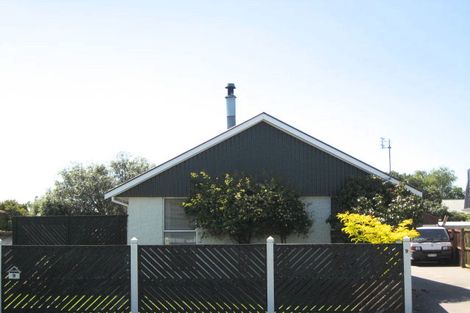 Photo of property in 9 Monteath Place, Redwood, Christchurch, 8051