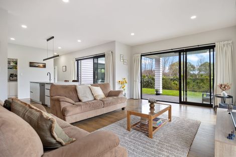 Photo of property in 23 Vogwill Road, Kumeu, 0810