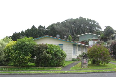 Photo of property in 5 Cedar Place, Westown, New Plymouth, 4310