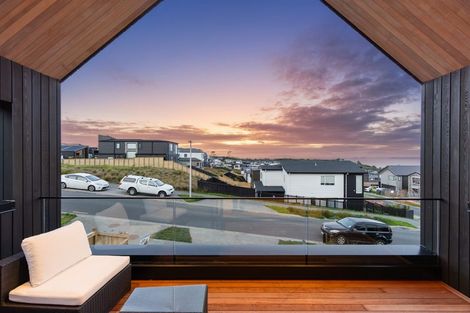 Photo of property in 53 Kumukumu Road, Long Bay, Auckland, 0630