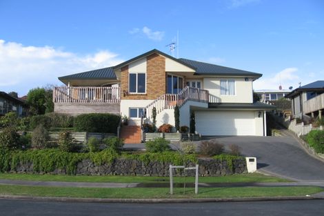 Photo of property in 22 Tironui Terrace, Western Heights, Hamilton, 3200