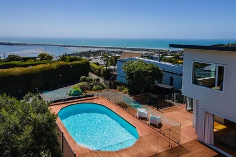 Photo of property in 40 Belleview Terrace, Mount Pleasant, Christchurch, 8081