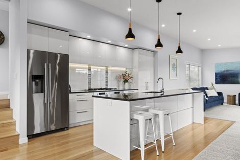 Photo of property in 2 Fern Lane, Whalers Gate, New Plymouth, 4310