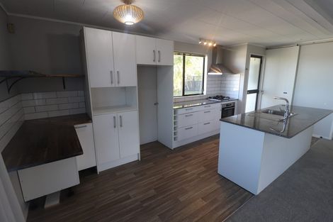 Photo of property in 9 Elizabeth Drive, West Harbour, Auckland, 0618