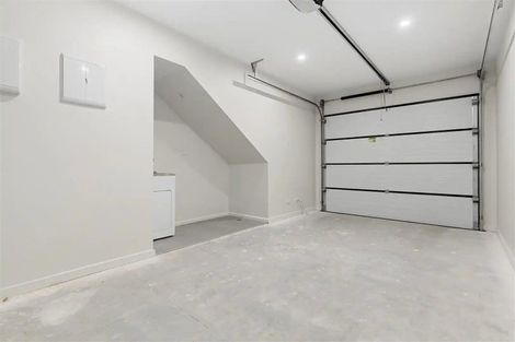 Photo of property in 8/25 Swanson Road, Henderson, Auckland, 0610