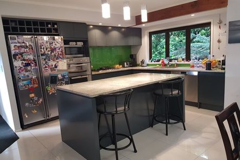 Photo of property in 2/10 Tiri View Place, Waiake, Auckland, 0630