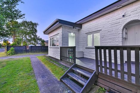 Photo of property in 2/49 Sutton Crescent, Papakura, 2110