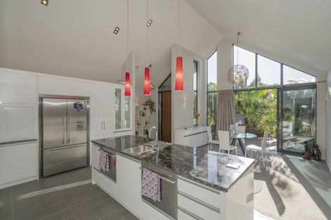 Photo of property in 8 Sara Way, Whitianga, 3510