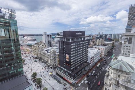 Photo of property in 1/45 Queen Street, Northcote Point, Auckland, 0627