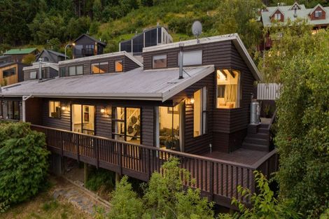 Photo of property in 4b Caples Place, Fernhill, Queenstown, 9300
