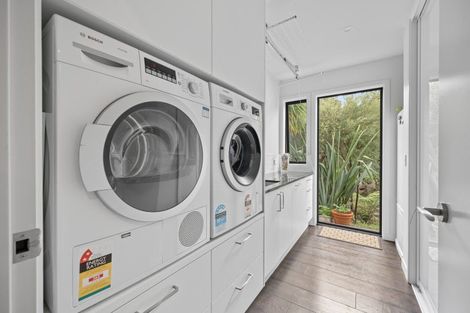 Photo of property in 2 Odlin Lane, Red Beach, 0932